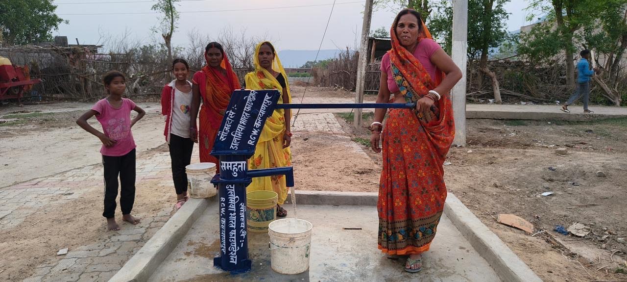 गाँवों में पानी की परेशानी हुई कम, सैकड़ों परिवारों को मिला स्वच्छ पेयजल