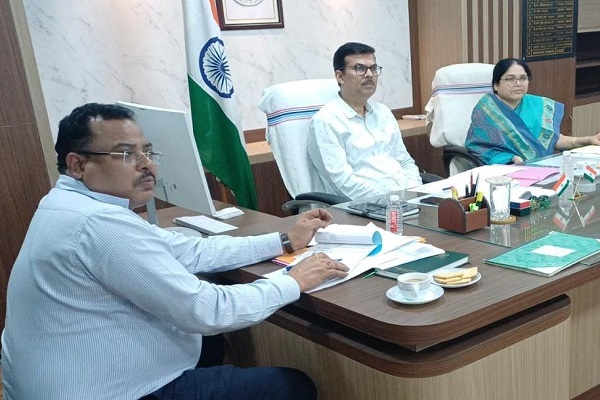 Adityapur : विस्थापितों की समस्याओं के समाधान को लेकर सुवर्णरेखा परियोजना कार्यालय में हुई उच्चस्तरीय बैठक, पुनर्वास पूरा होने तक चांडिल डैम का जलस्तर 180 मीटर रखने की मांग