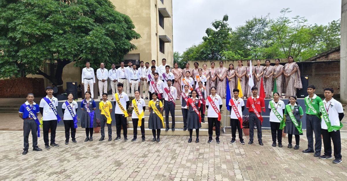 Chaibasa News : विद्यालय में छात्र नेतृत्व परिषद का अलंकरण समारोह संपन्न, आदित्य हेड बॉय और मान्या बनीं हेड गर्ल