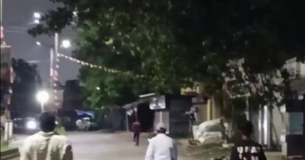 Jamshedpur Crime: कदमा में चापड़ दिखाकर किराना दुकानदार से बदमाशों ने मांगी रंगदारी, पहुंची पुलिस