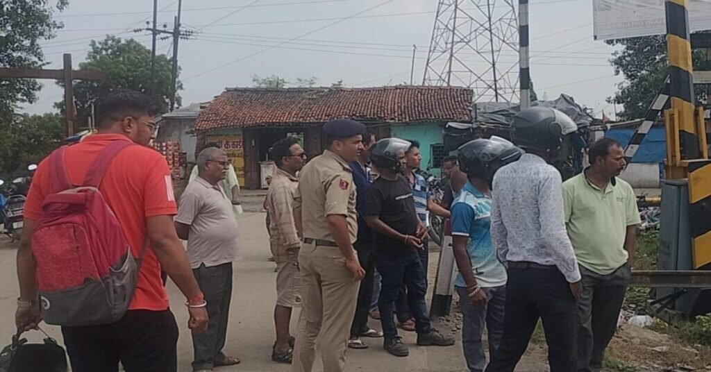 Jamshedpur Crime : सोनारी के श्रीराम स्वीट्स के संचालक की पत्नी ने सालगाझुड़ी में ट्रेन के सामने आकर दी थी जान, शव की हुई पहचान