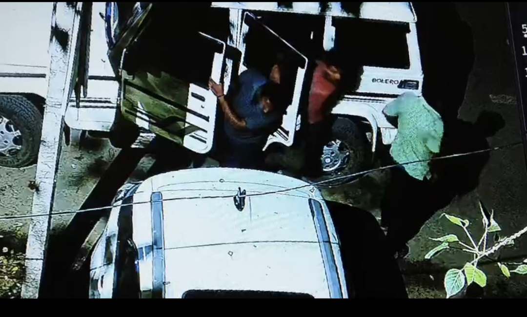 Jamshedpur news : गोविंदपुर में धड़ले से हो रही तस्करी, बोलेरों से रात में हो रही गाय की चोरी