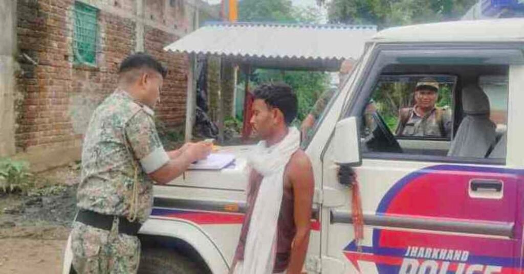 Jamshedpur Health News : पटमदा में 108 एंबुलेंस में आक्सीजन नहीं होने का मामला गर्माया, एफआईआर दर्ज करने के बाद पुलिस ने शुरू की जांच