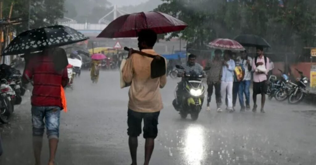 Jharkhand Monsoon : आज 18 जिलों में बारिश का अलर्ट, रांची-हजारीबाग समेत कई इलाकों में झमाझम वर्षा के आसार, जानें कितने जिलों में वज्रपात की चेतावनी