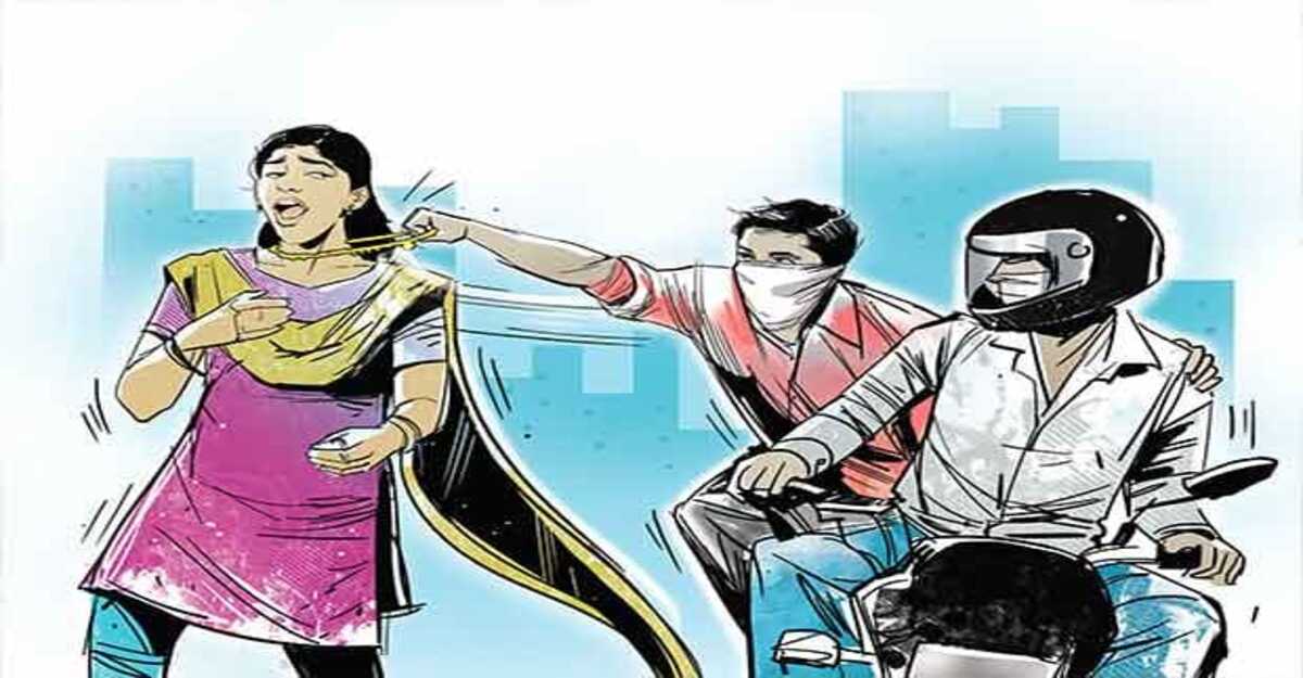 टेल्को में महिला से चेन छिनतई, लोगों ने एक बदमाश को दबोचा, दूसरा फरार