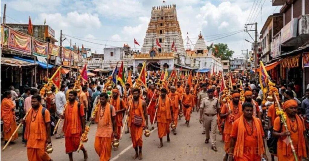Deoghar Kanwar Yatra : देवघर पहुंचने से पहले इस प्राचीन शिव मंदिर में माथा टेकते हैं लाखों कांवरिया, जानिए क्या है इसकी खास मान्यता
