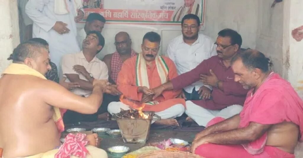 Deoghar News: भगवन हम शर्मिंदा हैं...राम मंदिर में चोरी की घटना पर देवघर के बाबा धाम में क्षमा याचना हवन