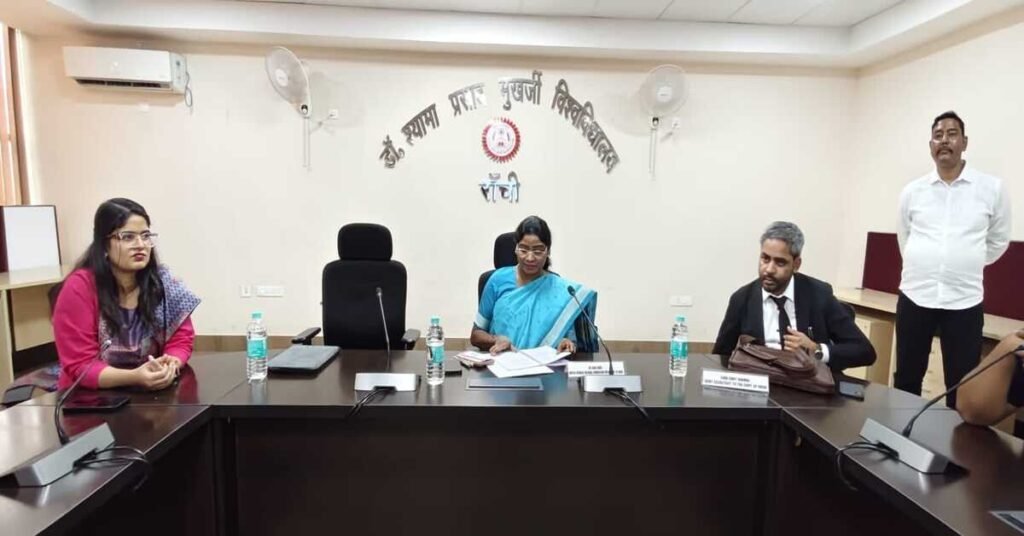 Ranchi News : DSPM व रांची विश्वविद्यालय में 10 साल से लंबित है ST प्रोफेसरों का प्रमोशन, NCST सदस्य डॉ. आशा लकड़ा ने 7 दिन में मांगी रिपोर्ट