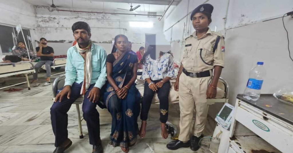 Lohardaga Rail News : लोहरदगा में RPF ने बचाई नाबालिग की जान, आत्महत्या के प्रयास के बाद परिजनों से कराया सुरक्षित मिलान