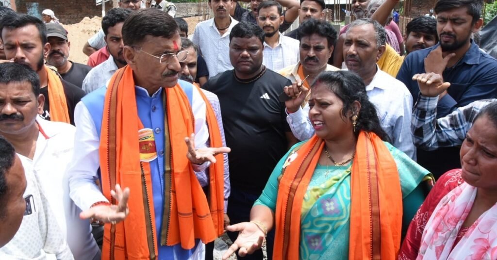 Vendor Market: पंडरा में स्ट्रीट वेंडर्स को मिलेगा स्थायी बाजार, संजय सेठ और मेयर ने किया जगह चिह्नित
