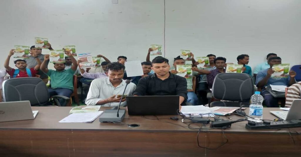 Jamshedpur : गुड़ाबांदा में ड्राइविंग लाइसेंस शिविर, 289 लोगों को मिला लर्नर लाइसेंस; सड़क सुरक्षा नियमों की भी दी गई जानकारी