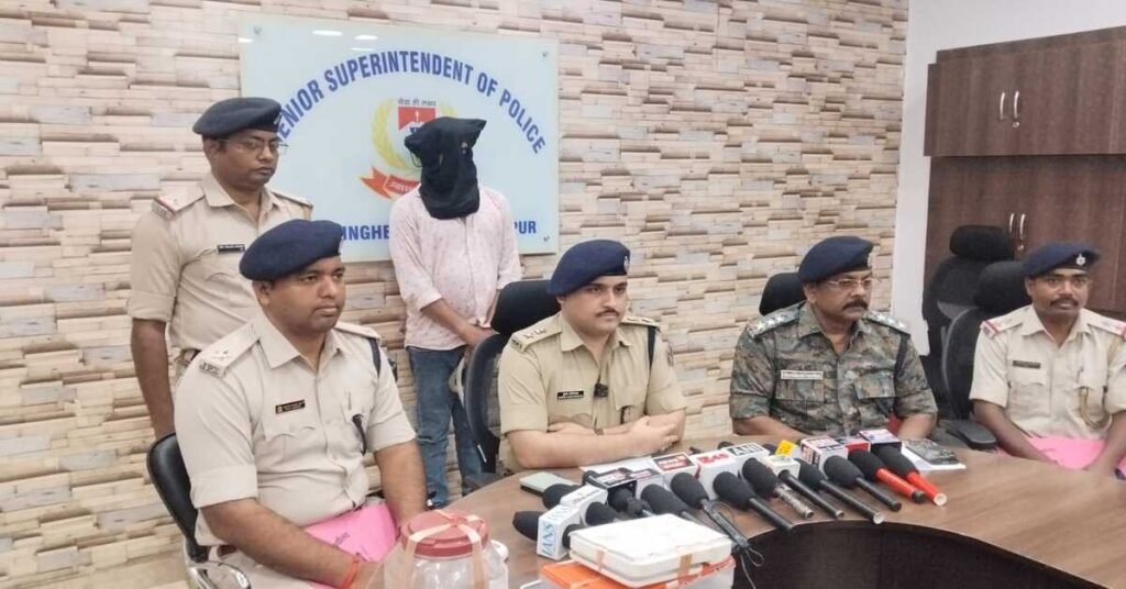 जमशेदपुर में गुमटी की आड़ में बेच रहा था गांजा व नशीली सीरप, एक‌ गिरफ्तार