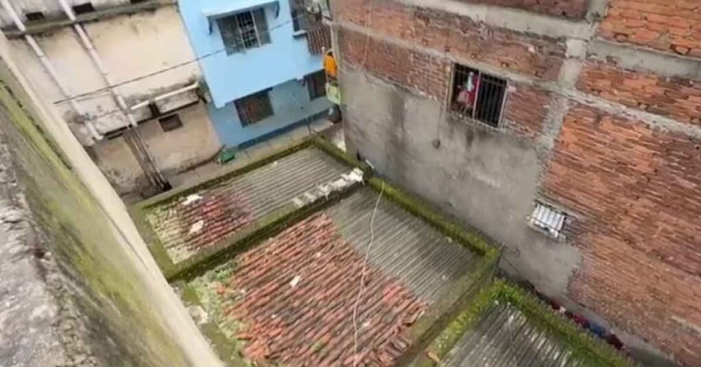 जमशेदपुर में स्वर्णरेखा नदी के किनारे बने 16 अवैध मकानों पर चलेगा बुलडोजर, प्रशासन ने पूरी की तैयारी