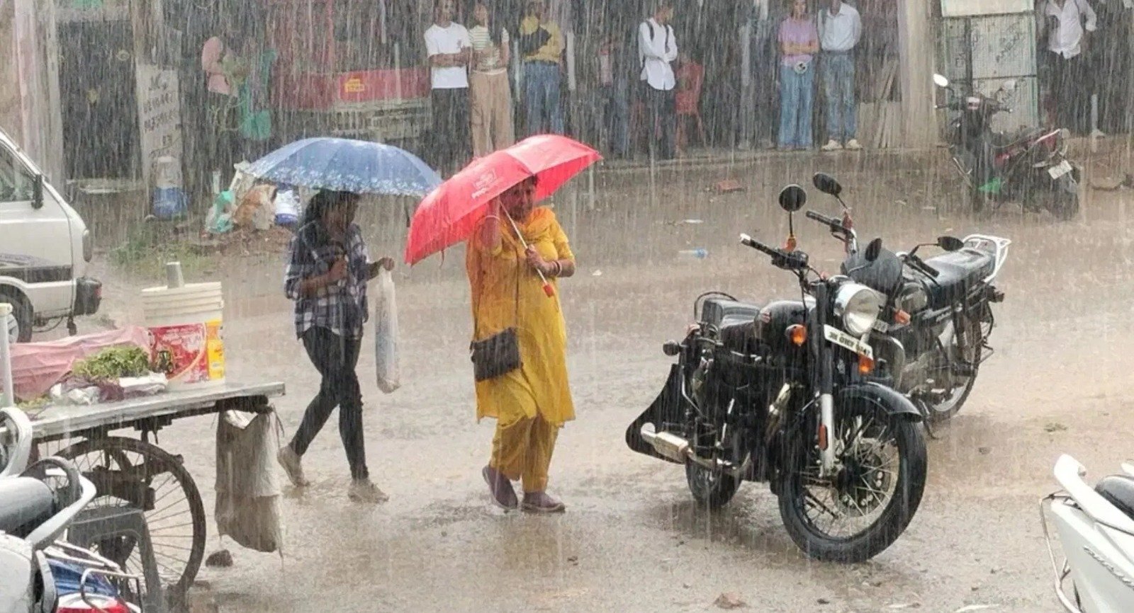 झारखंड में झमाझम बारिश से मौसम हुआ सुहाना, रांची समेत कई जिलों में भारी बारिश का अलर्ट