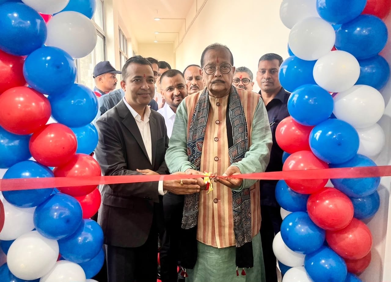 हरमू में खुला एचडीएफ़सी का तीसरा बैक शाखा, वित्त मंत्री किशोर ने किया उद्घाटन