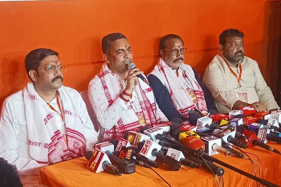 कार्यकर्ताओं को सड़क पर उतरने और 2029 में झारखंड में भाजपा सरकार बनाने का आह्वान