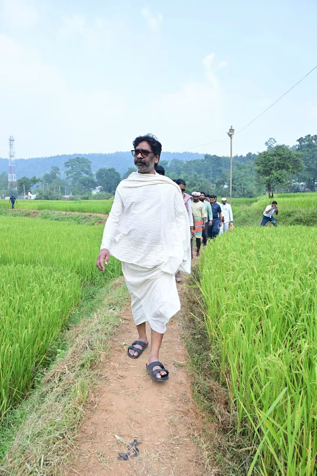 नेमरा में हेमंत व कल्पना ने सादगी से जीता दिल